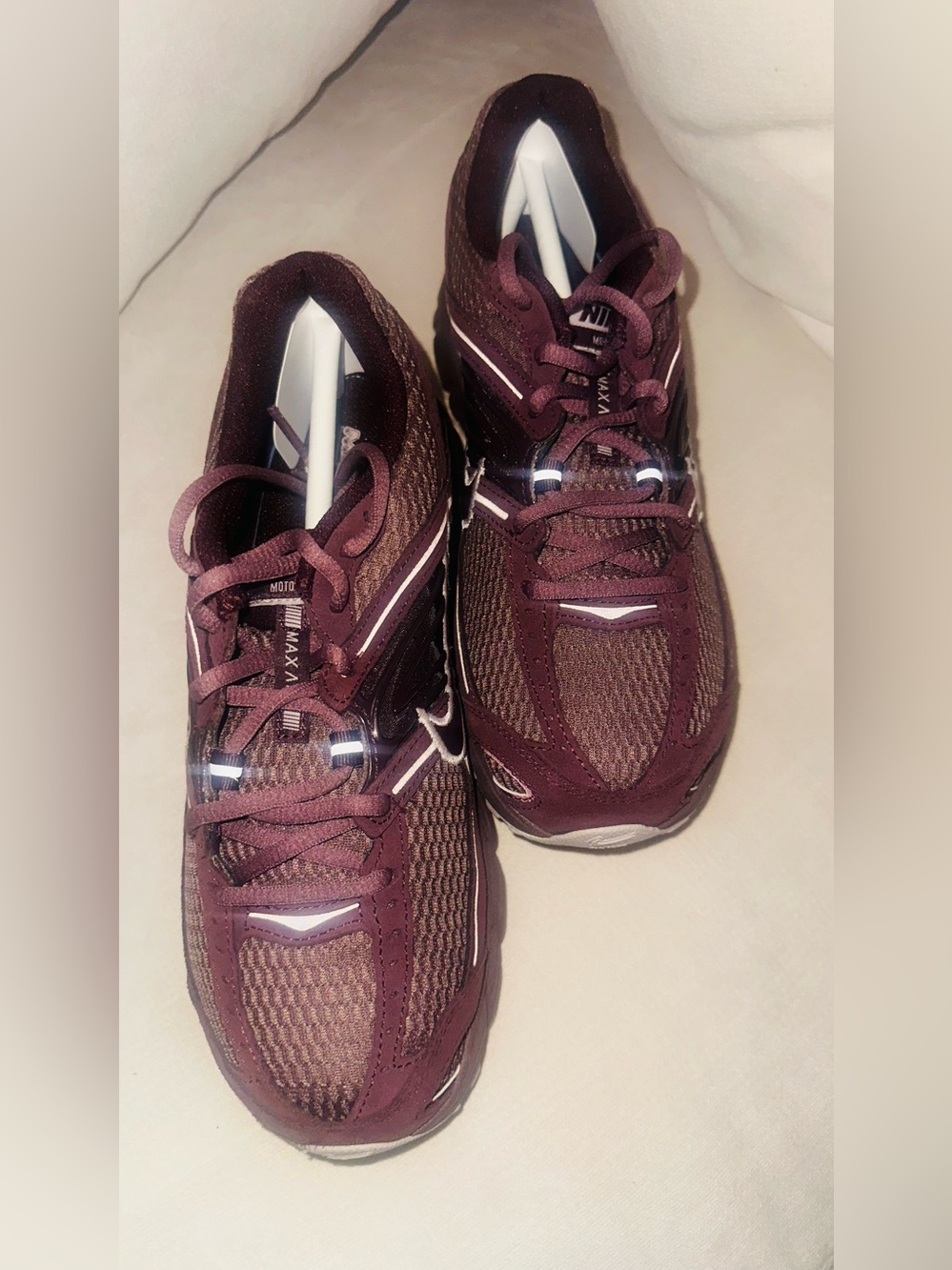 BRAND NEW Nike Women’s Burgundy Mesh Trail-Style Sneakers - Picture 5 of 9